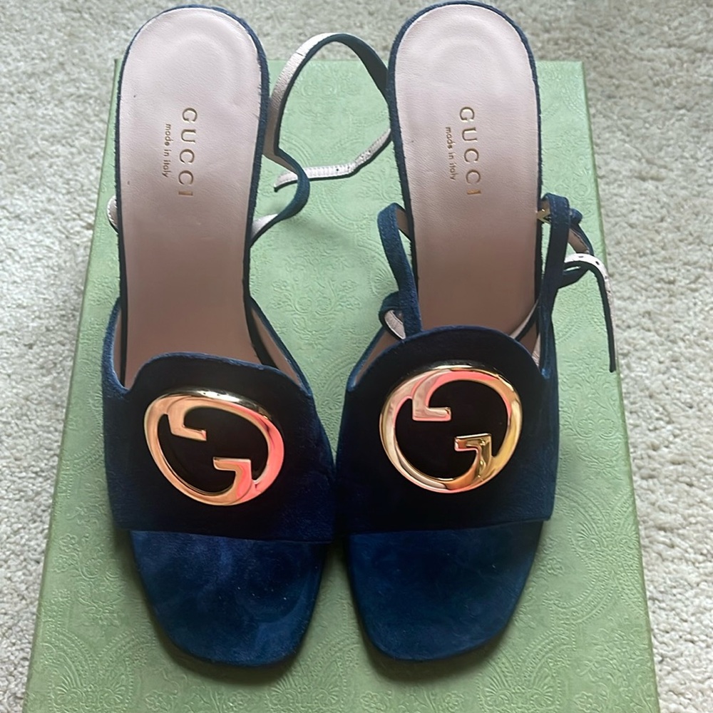 Gucci heels in blue